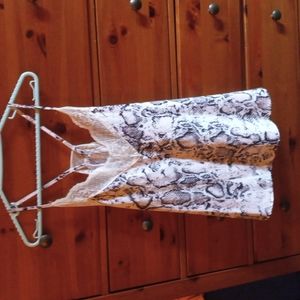 Snakeskin design Lace trim Top